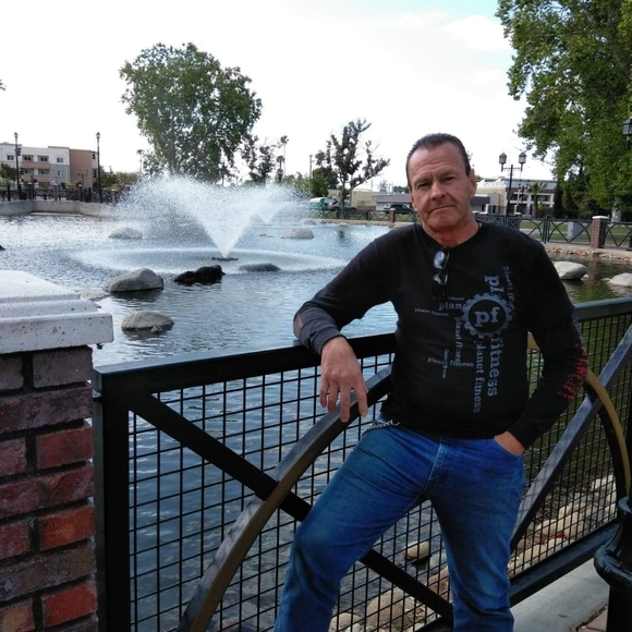 Meet your Poshers, Michael ๐ค And Dawn๐ - Picture 3 of 16